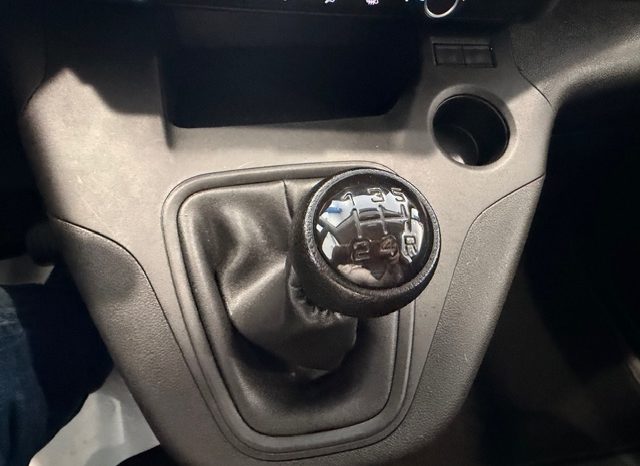 Peugeot Partner Pro Standard BlueHDI lleno