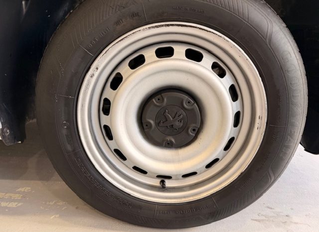 Peugeot Partner Pro Standard BlueHDI lleno