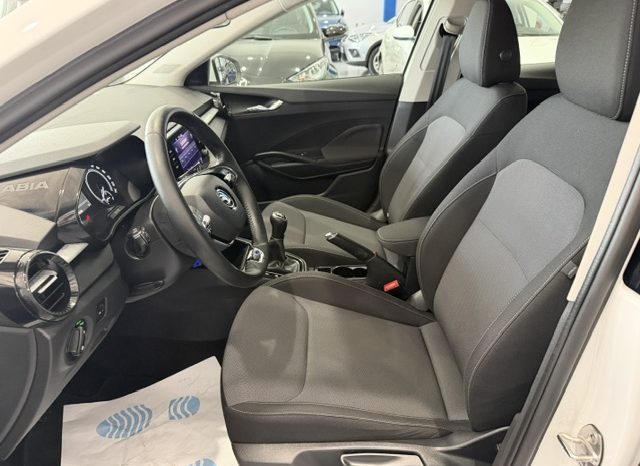 Skoda Fabia Ambition TSI 110cv 2023 lleno