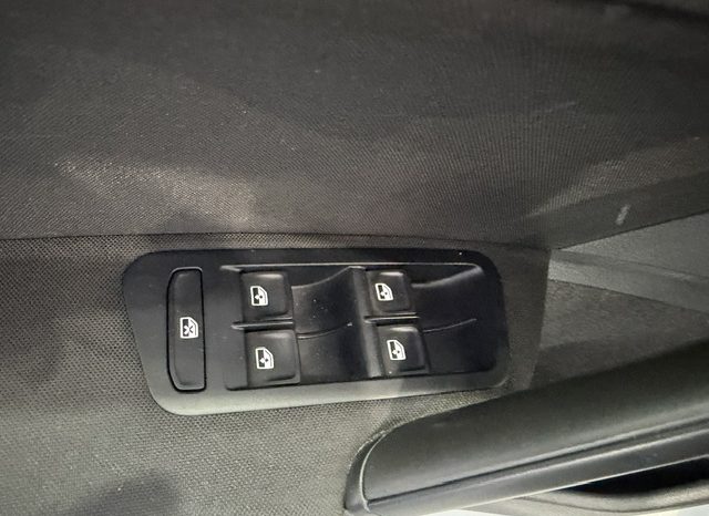 Volkswagen Golf Last Edition 1.6 TDI 115cv 2020 lleno