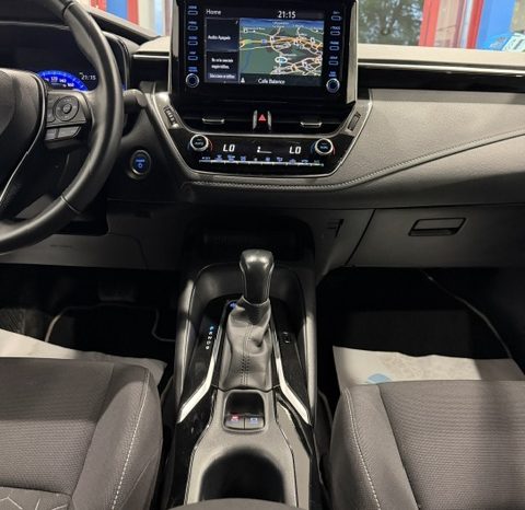 Toyota Corolla 1.8 125H Active Tech TS lleno