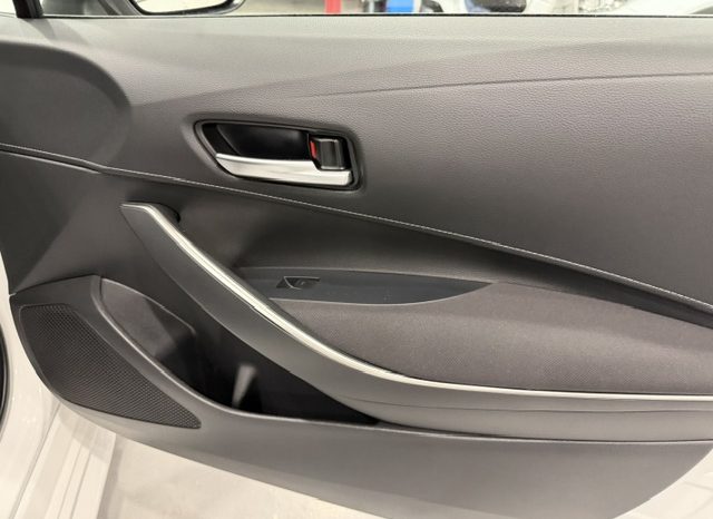 Toyota Corolla 1.8 125H Active Tech TS lleno